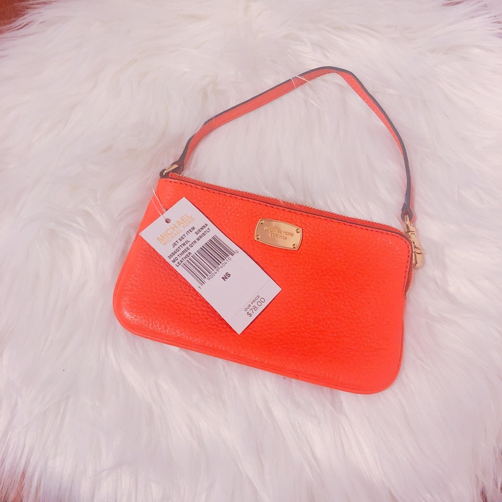Michael kors wristlet leather